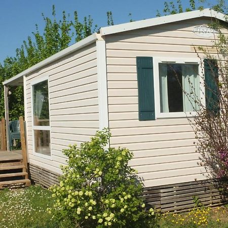 Camping Du Plan D'Eau **** Hotel Saint-Yrieix-sur-Charente Exterior foto