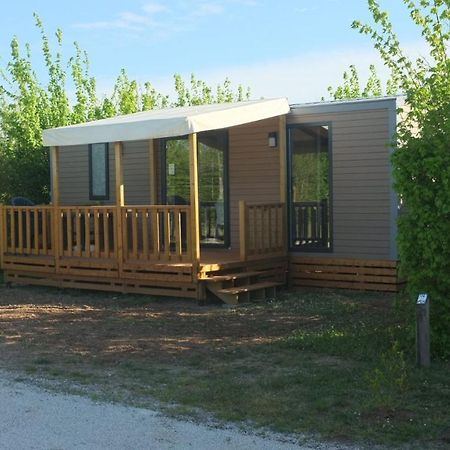 Camping Du Plan D'Eau **** Hotel Saint-Yrieix-sur-Charente Exterior foto