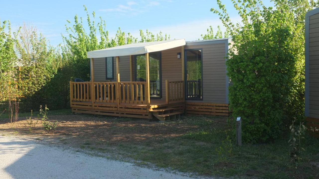 Camping Du Plan D'Eau **** Hotel Saint-Yrieix-sur-Charente Exterior foto