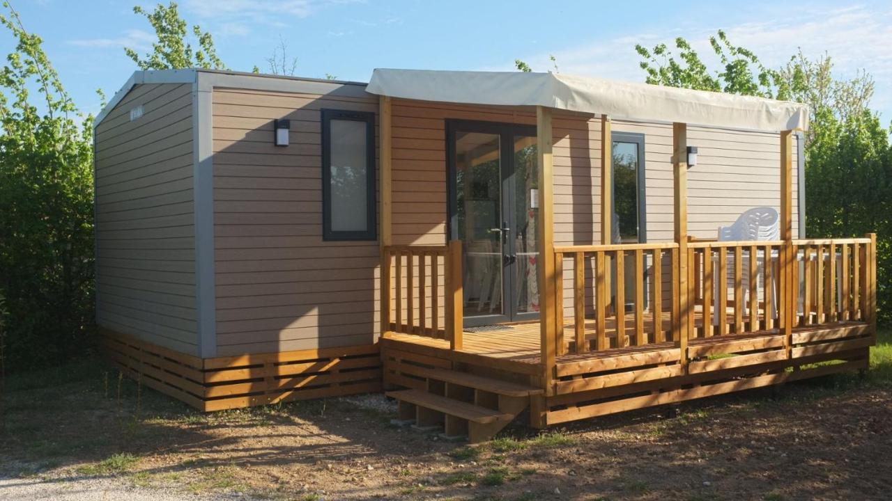 Camping Du Plan D'Eau **** Hotel Saint-Yrieix-sur-Charente Exterior foto